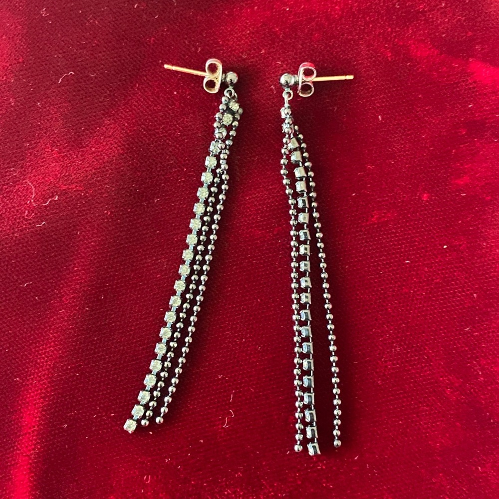 Elegant Black Silver Dangling Earrings
